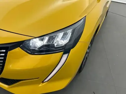 Photo 15 Peugeot 208  PureTech 100 S&S EAT8