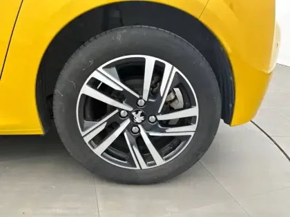 Photo 12 Peugeot 208  PureTech 100 S&S EAT8