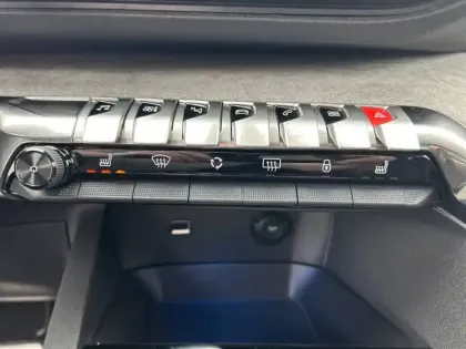 Photo 31 Peugeot 3008  BlueHDi 130ch S&S EAT8