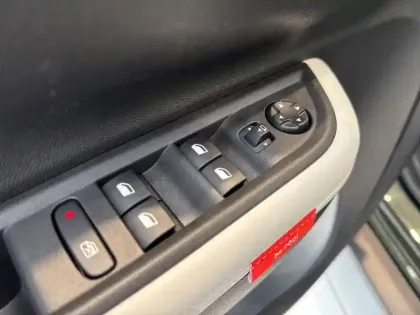 Photo 21 Citroën C3 Aircross  Hybride 145 e-DCS6