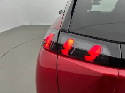 Photo 16 Peugeot 2008 Gén. II Ph1 NG GT 5