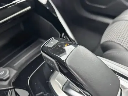 Photo 13 Peugeot 2008 Gén. II Ph1 NG GT 5