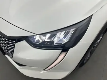 Photo 15 Peugeot 208  Electrique 50 kWh 136ch