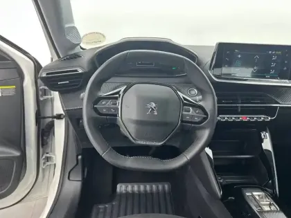 Photo 8 Peugeot 208  Electrique 50 kWh 136ch