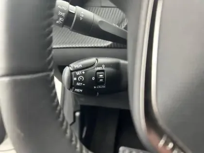 Photo 17 Peugeot 208  Electrique 50 kWh 136ch