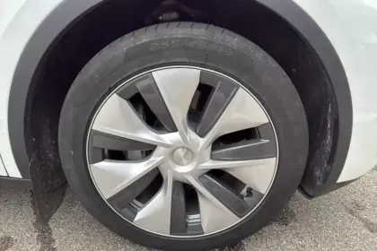 Photo 13 Tesla Model Y  Grande Autonomie Dual Motor AWD