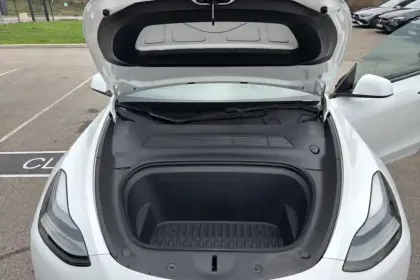 Photo 15 Tesla Model Y  Grande Autonomie Dual Motor AWD