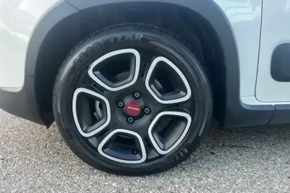 Photo 8 Fiat Panda  1.0 70 ch Hybride BSG S/S