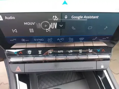 Photo 27 Renault Austral  E-Tech full hybrid 200 GSR2