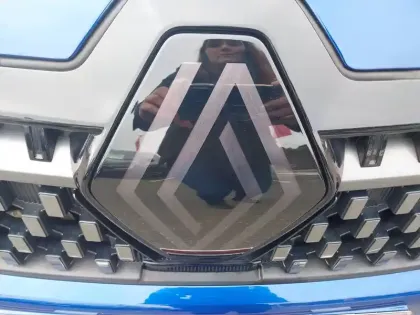 Photo 111 Renault Austral  E-Tech full hybrid 200 GSR2