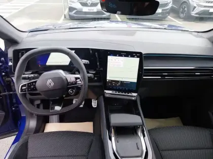 Photo 57 Renault Austral  E-Tech full hybrid 200 GSR2