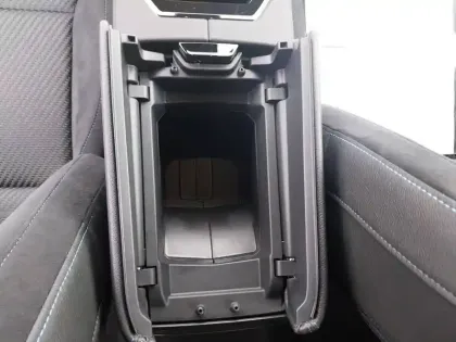 Photo 88 Renault Austral  E-Tech full hybrid 200 GSR2