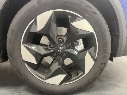 Photo 27 Renault Captur  E-Tech full hybrid 160 ch