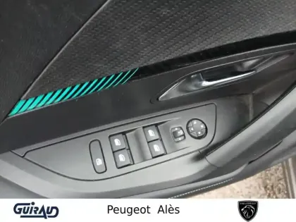 Photo 11 Peugeot 2008  PureTech 100 S&S BVM6