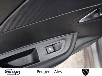 Photo 12 Peugeot 2008  PureTech 100 S&S BVM6