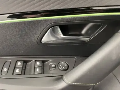 Photo 31 Peugeot 2008 Gén. II Ph1 NG GT 5