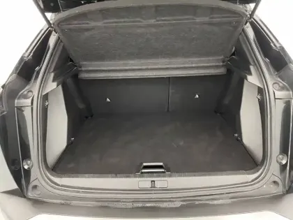 Photo 12 Peugeot 2008 Gén. II Ph1 NG GT 5