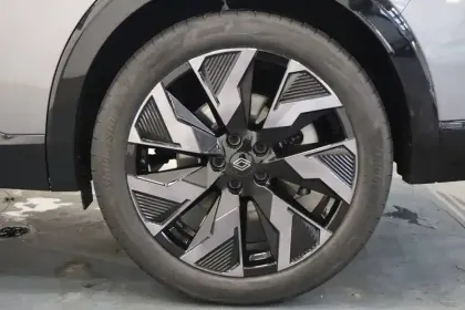 Photo 46 Renault Rafale  E-Tech full hybrid 200ch