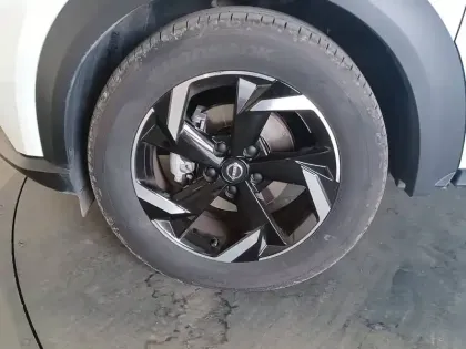 Photo 46 Nissan Juke  HYBRID 143