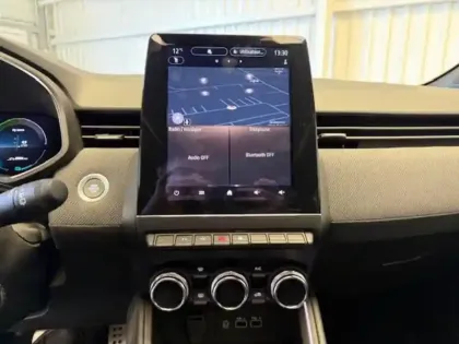 Photo 21 Renault Clio  E-Tech full hybrid 145 ch GSR2