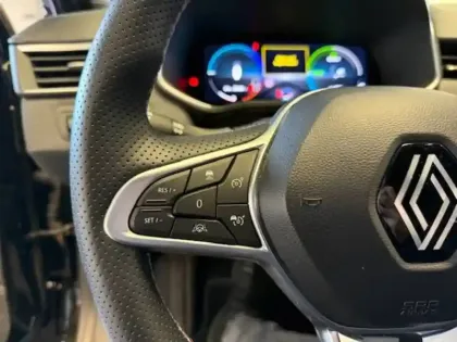 Photo 17 Renault Clio  E-Tech full hybrid 145 ch GSR2