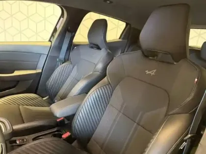 Photo 13 Renault Clio  E-Tech full hybrid 145 ch GSR2