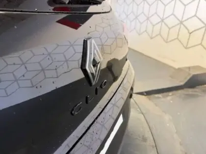 Photo 29 Renault Clio  E-Tech full hybrid 145 ch GSR2