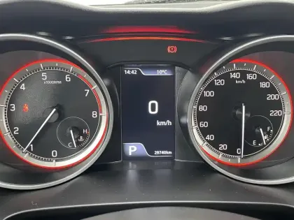 Photo 10 Suzuki Swift  1.2 Dualjet Hybrid Auto (CVT)