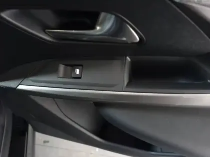 Photo 30 Peugeot 3008  Hybrid 136 e-DCS6