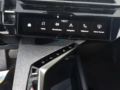 Photo 44 Peugeot 3008  Hybrid 136 e-DCS6