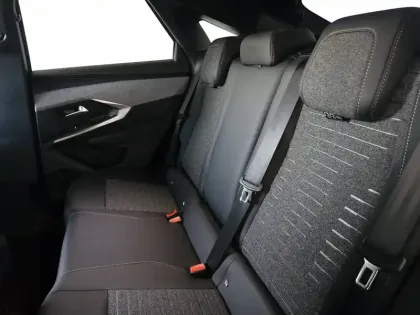 Photo 27 Peugeot 3008  Hybrid 136 e-DCS6