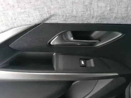 Photo 25 Peugeot 3008  Hybrid 136 e-DCS6