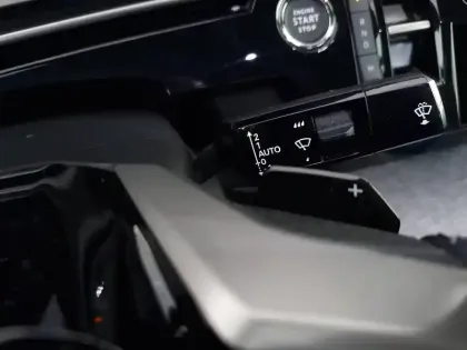 Photo 52 Peugeot 3008  Hybrid 136 e-DCS6