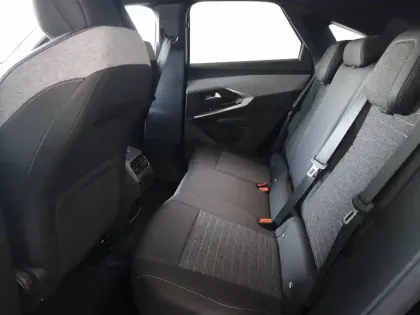 Photo 141 Peugeot 3008  Hybrid 136 e-DCS6