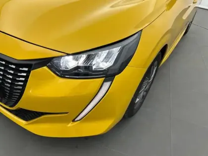 Photo 65 Peugeot 208  PureTech 100 S&S BVM6