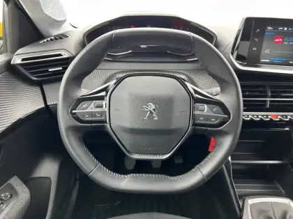 Photo 58 Peugeot 208  PureTech 100 S&S BVM6