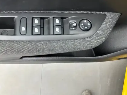 Photo 17 Peugeot 208  PureTech 100 S&S BVM6