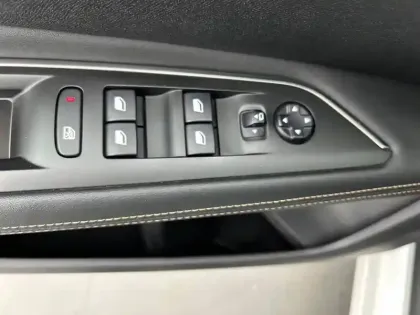 Photo 21 Peugeot 3008  Puretech 130ch S&S EAT8