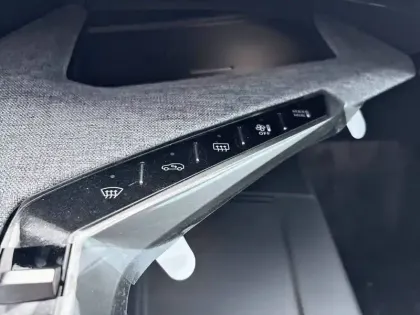 Photo 39 Peugeot 3008  Hybrid 145 e-DCS6