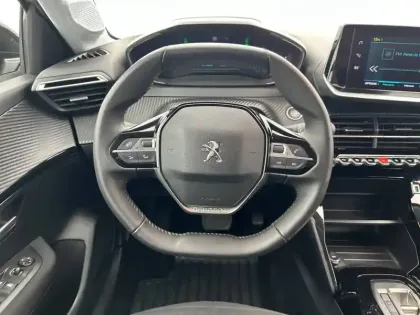 Photo 8 Peugeot 208  Electrique 50 kWh 136ch