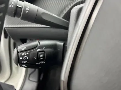 Photo 20 Peugeot 208  Electrique 50 kWh 136ch