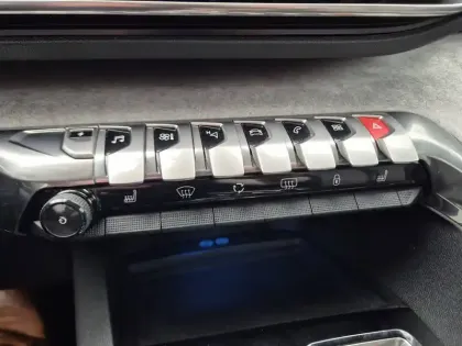 Photo 29 Peugeot 3008  Hybrid4 300 e-EAT8