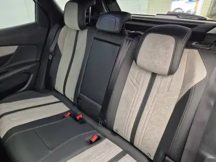 Photo 24 Peugeot 3008  Hybrid4 300 e-EAT8