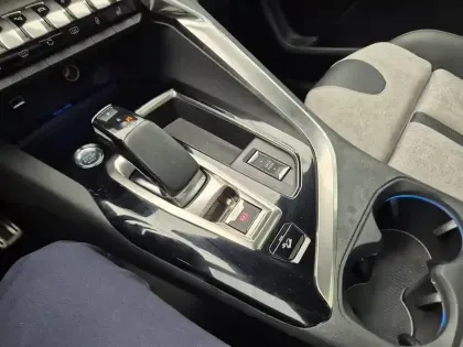 Photo 27 Peugeot 3008  Hybrid4 300 e-EAT8