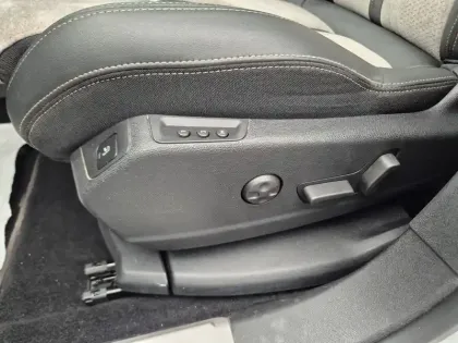 Photo 38 Peugeot 3008  Hybrid4 300 e-EAT8