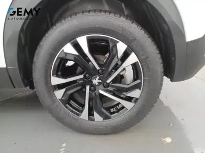 Photo 10 Peugeot 2008  BlueHDi 130 S&S EAT8