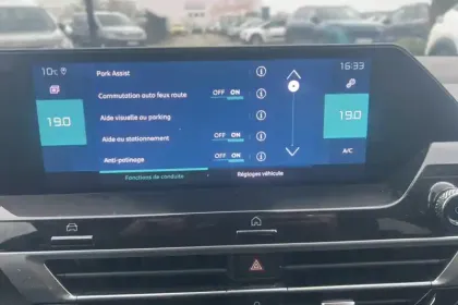 Photo 22 Citroën C4 e- 136 ch Automatique