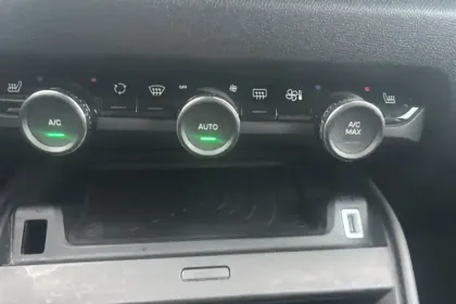 Photo 23 Citroën C4 e- 136 ch Automatique