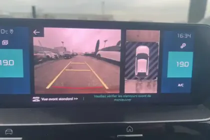 Photo 25 Citroën C4 e- 136 ch Automatique