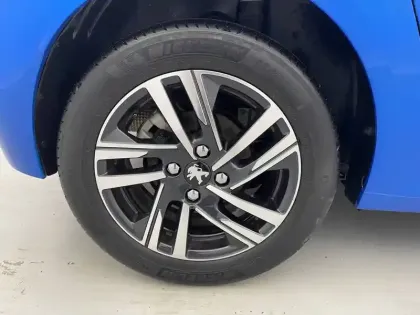 Photo 82 Peugeot 208  PureTech 100 S&S BVM6